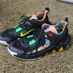 Giannis Immortality 2 Nike shoes, size 7 youth